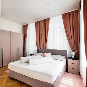 Royal Residences Apartment Vienna
