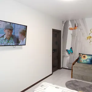 https://apartment-near-the-forum-mall-2.hotelslviv.net