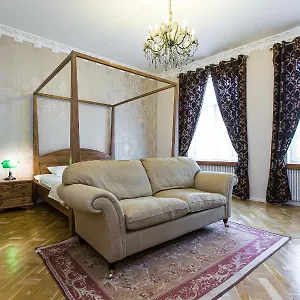 https://english-style-apartments-in-lviv.hotelslviv.net
